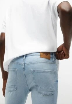 PULL & BEAR Basic SuperJeans Skinny FitBlue Denim Uomo Jeans PUC22G0PB-K11 -Pull & Bear 3eaec641fcf446e0b28036de68ca7a2b
