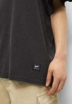 PULL & BEAR With Short Sleeves And Slogan PrintT-Shirt Con StampaDark Grey Uomo T-shirt E Polo PUC22O1NQ-C11 -Pull & Bear 3f61670dbbd74fc48a2c3178d392a83e