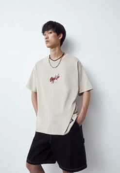 PULL & BEAR Short Sleeve Stwd Skeleton T-Shirt Con StampaSand Uomo T-shirt E Polo PUC22O1PI-B11 -Pull & Bear 405415eaef9b479faf62c6dc1e90a8dc