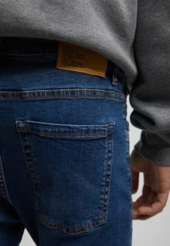 PULL & BEAR Basic Medium Carrot FitJeans Slim FitDark Blue Uomo Jeans PUC22G0O2-K11 10 PULL & BEAR Basic Medium Carrot FitJeans Slim FitDark Blue Uomo Jeans PUC22G0O2-K11 -Pull & Bear 410be7ccbe5348a0820660375a582502