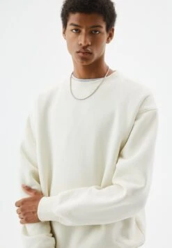 PULL & BEAR Basic Coloured Round NeckFelpaWhite Uomo Maglieria E Felpe PUC21009K-A11 -Pull & Bear 4199fade31c24aaa91679c3e49c6bc26