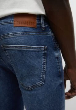 PULL & BEAR Faded Jeans Slim FitDark Blue Denim Uomo Jeans PUC22G0OQ-K11 10 PULL & BEAR Faded Jeans Slim FitDark Blue Denim Uomo Jeans PUC22G0OQ-K11 -Pull & Bear 41be6770ad3340b890647748579e1b9d