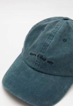 PULL & BEAR Faded-EffectCappellinoBlue Grey Uomo Cappellie Berretti PUC52P04Q-P11 -Pull & Bear 4945b596f5d0413fb0db4bae75d65108