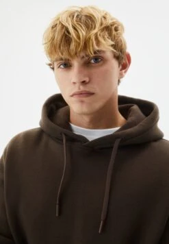 PULL & BEAR Basic ColouredFelpa Con CappuccioDark Brown Uomo Maglieria E Felpe PUC21009J-O12 -Pull & Bear 4afca2a8b3454afe80d841bc5d40f1c6