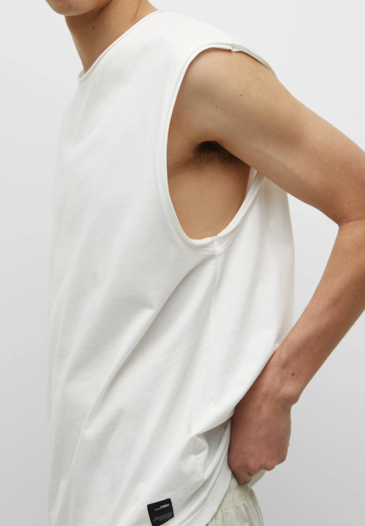 PULL & BEAR Basic Coloured StrappyTopWhite Uomo T-shirt E Polo PUC22O1LI-A11 4 PULL & BEAR Basic Coloured StrappyTopWhite Uomo T-shirt E Polo PUC22O1LI-A11 - immagine 4