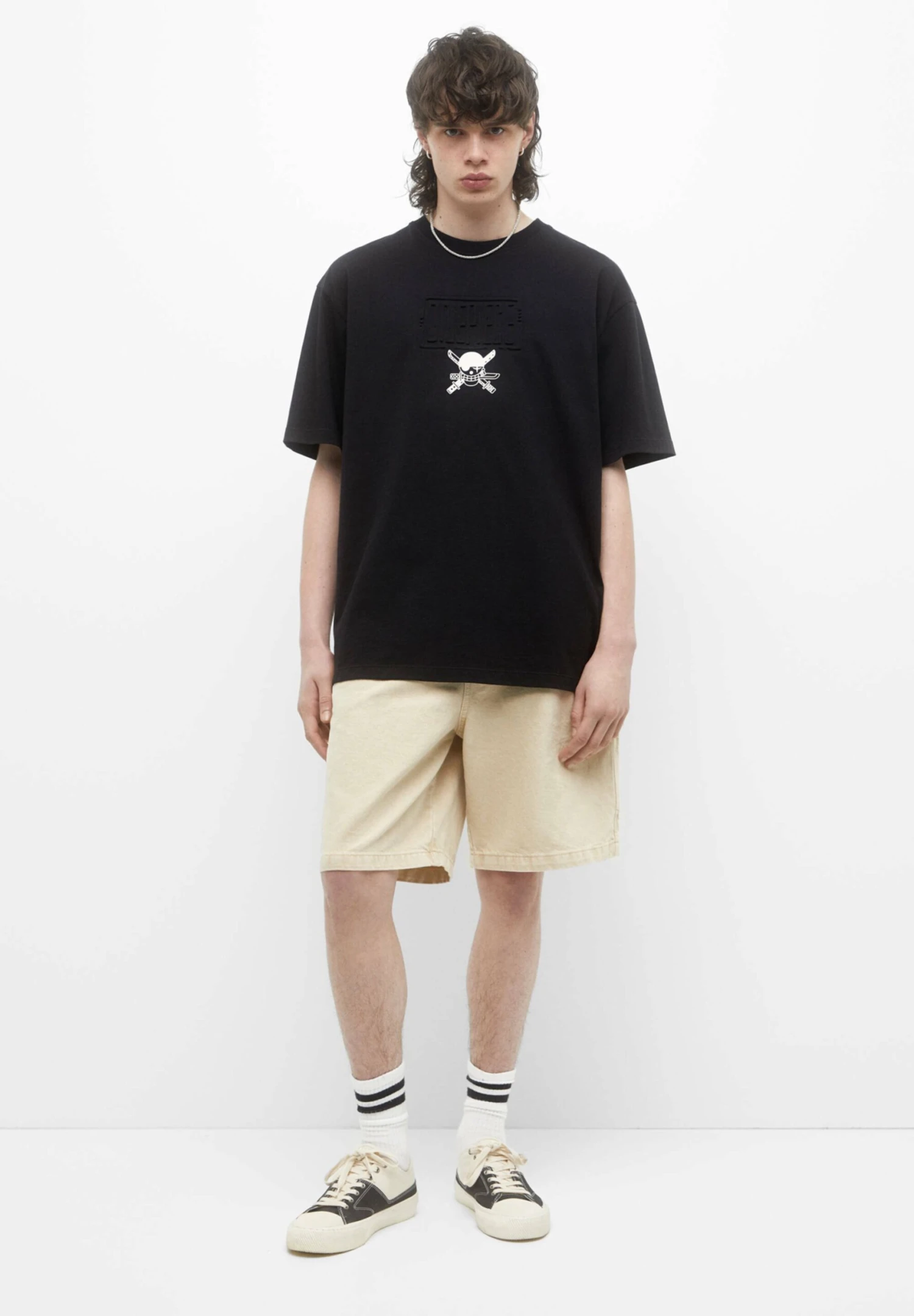 PULL & BEAR One Piece - T-Shirt Con Stampa - Black 1 PULL & BEAR One Piece - T-Shirt Con Stampa - Black