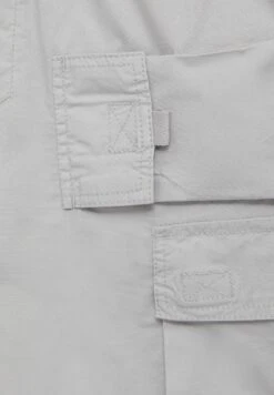 PULL & BEAR Bermuda With Multiple PocketsShortsStone Uomo Bermuda PUC22F0D2-C11 -Pull & Bear 4e8272fbbd4a4434a0c7e9635207dc9e