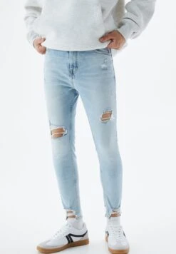 PULL & BEAR Ripped Jeans A SigarettaLight Blue Uomo Jeans PUC22G0PH-K13