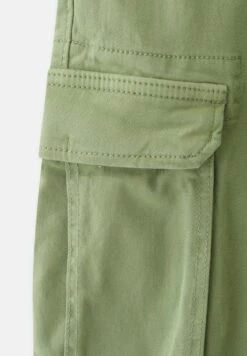 PULL & BEAR Straight Fit - Pantaloni Cargo - Khaki -Pull & Bear 542a6d06af024b2891a0bed355a768b3