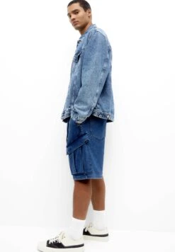 PULL & BEAR Cargo Bermuda - Shorts Di Jeans - Blue Denim -Pull & Bear 572d4d02fb2c40a4bb6b6c8b9904d3e7