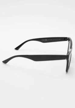 PULL & BEAR StraightOcchiali Da SoleBlack Uomo Occhiali Da Sole PUC52K00X-Q11 -Pull & Bear 59a17e35e8d044f3b3ec45edafb08dc6