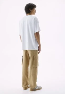 PULL & BEAR Wide-Leg With Label DetailPantaloni CargoSand Uomo Pantaloni PUC22E0F8-B12 -Pull & Bear 59be22e74cdb4cf3b6b78cb9212a005a