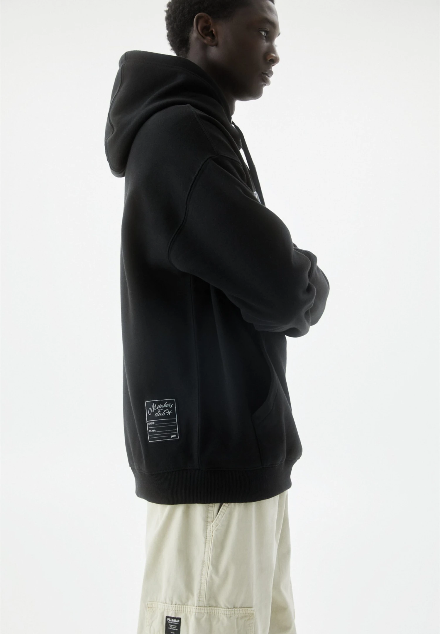 PULL & BEAR Louis Varsity Felpa Con CappuccioBlack Uomo Maglieria E Felpe PUC22S0R1-Q11 4 PULL & BEAR Louis Varsity Felpa Con CappuccioBlack Uomo Maglieria E Felpe PUC22S0R1-Q11 - immagine 4