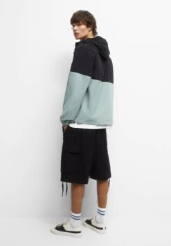 PULL & BEAR BlockImpermeabileLight Green Uomo Giacche PUC22T0SI-M11 -Pull & Bear 5bffd5104d4842bb9ff38659256acf90