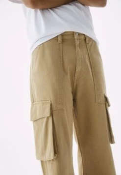 PULL & BEAR Wide-Leg With Label DetailPantaloni CargoSand Uomo Pantaloni PUC22E0F8-B12 -Pull & Bear 5e85aca6c07a44a9a91dbdfd3880dc94