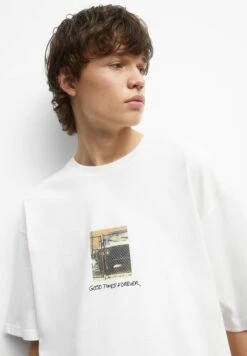 PULL & BEAR Staten Island- T-Shirt Con Stampa - White -Pull & Bear 62f5c45661184dfab0509094423f61c5
