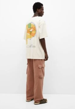 PULL & BEAR With Embroidered Graphic DetailT-Shirt Con StampaSand Uomo T-shirt E Polo PUC22O1MP-B11 -Pull & Bear 633ad8e7780d42e9952b35b7ce7e82d9