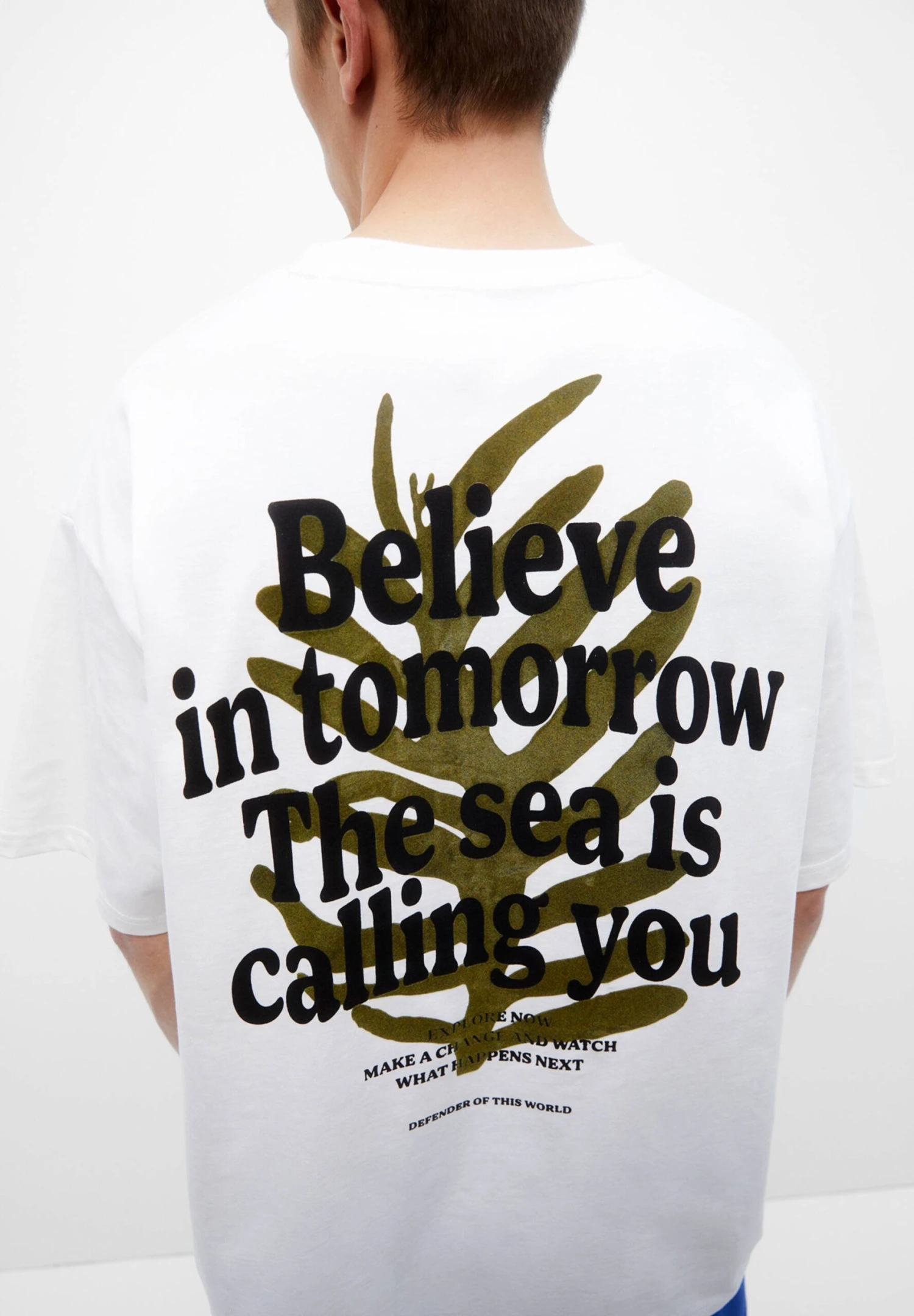 PULL & BEAR The Sea Is Calling YouT-Shirt Con StampaWhite Uomo T-shirt E Polo PUC22O1NG-A11 5 PULL & BEAR The Sea Is Calling YouT-Shirt Con StampaWhite Uomo T-shirt E Polo PUC22O1NG-A11 - immagine 5