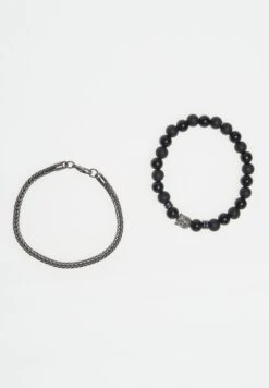 PULL & BEAR AssortedPack Of 4BraccialeBlack Uomo Gioielli PUC52L022-Q11 9 PULL & BEAR AssortedPack Of 4BraccialeBlack Uomo Gioielli PUC52L022-Q11 -Pull & Bear 639230c3fa6a46848497090ce6ea4e20