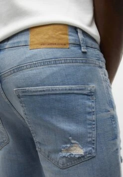 PULL & BEAR Ripped Carrot FitJeans Tapered FitLight Blue Denim Uomo Jeans PUC22G0NI-K12 11 PULL & BEAR Ripped Carrot FitJeans Tapered FitLight Blue Denim Uomo Jeans PUC22G0NI-K12 -Pull & Bear 644b7907295a46a799aa81b792a06de4