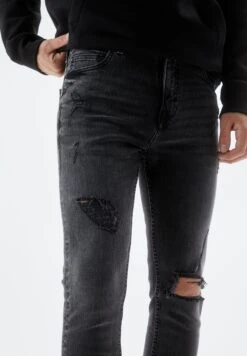 PULL & BEAR Ripped Jeans A SigarettaBlack Uomo Jeans PUC22G0PH-Q12 10 PULL & BEAR Ripped Jeans A SigarettaBlack Uomo Jeans PUC22G0PH-Q12 -Pull & Bear 664f09c7896743139a7d96f58d0021f2