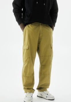 PULL & BEAR Baggy - Pantaloni Cargo - Khaki -Pull & Bear 6b973f6edc8244438408d4d69b0272c2