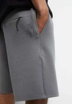 PULL & BEAR Bermuda JoggingShortsGrey Uomo Bermuda PUC22F0D3-C11 -Pull & Bear 6c3561e13cf747918e5b2f9a37680952