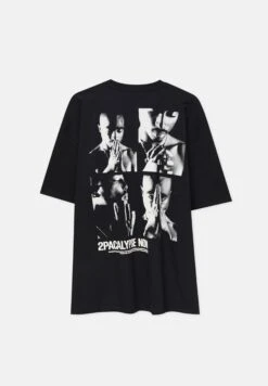 PULL & BEAR Tupac - T-Shirt Con Stampa - Black -Pull & Bear 6e7ed23d0541457aae3a0d94383def85