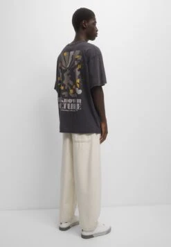 PULL & BEAR Unknown CultureT-Shirt Con StampaBlack Uomo T-shirt E Polo PUC22O1P4-Q11 -Pull & Bear 6f5ecf04f3e84390b9236c3328496bdb