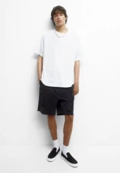 PULL & BEAR Ripped Bermuda Shorts Di JeansBlack Uomo Bermuda PUC22F0D8-Q11 9 PULL & BEAR Ripped Bermuda Shorts Di JeansBlack Uomo Bermuda PUC22F0D8-Q11 -Pull & Bear 7299a8da8c674651b35fe8ab32e2fa6e