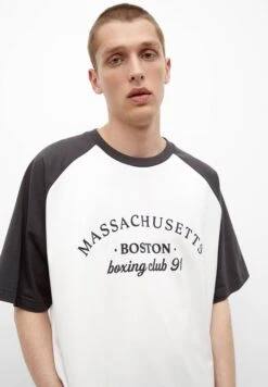 PULL & BEAR With Short Raglan SleevesT-Shirt Con StampaDark Grey Uomo T-shirt E Polo PUC22O1NL-C11 9 PULL & BEAR With Short Raglan SleevesT-Shirt Con StampaDark Grey Uomo T-shirt E Polo PUC22O1NL-C11 -Pull & Bear 72a4fdd54c2d4b789de022887cbe6c75