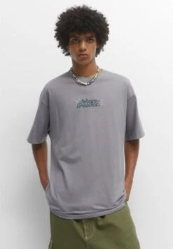 PULL & BEAR With RhinestonesShort SleeveT-Shirt Con StampaLight Grey Uomo T-shirt E Polo PUC22O1PR-C11 -Pull & Bear 740e908ccaf54db19885e57f7c063c89