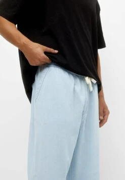 PULL & BEAR Basic Jogger- Jeans Baggy - Light Blue Denim -Pull & Bear 77a5d429a20d408d954080bbb6ccd3f7