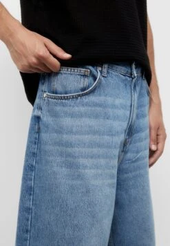 PULL & BEAR Baggy Fit Wide-Leg-Bermuda Shorts Di JeansBlue Denim Uomo Bermuda PUC22F0DH-K11 -Pull & Bear 7a4f4be8aebe417d9401de82497ae5b2