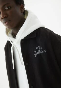 PULL & BEAR The GalleriaGiacca In SimilpelleBlack Uomo Giacche PUC22T0SZ-Q11 -Pull & Bear 7b596cfe249047e78db99f64910af165