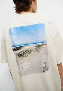 PULL & BEAR With Photographic Stwd Print.T-Shirt Con StampaSand Uomo T-shirt E Polo PUC22O1OD-B11 -Pull & Bear 7b5a180697b24c929e7afe3778f1369e