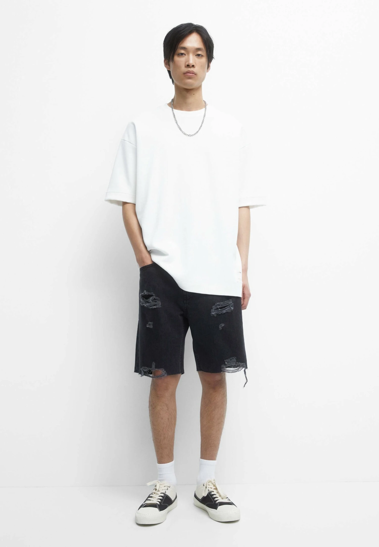 PULL & BEAR Straight-FitShorts Di JeansBlack Uomo Jeans PUC22F0DB-Q11 2 PULL & BEAR Straight-FitShorts Di JeansBlack Uomo Jeans PUC22F0DB-Q11 - immagine 2