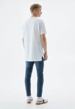 PULL & BEAR CarrotJeans Slim FitBlue Uomo Jeans PUC21N0ML-K11 -Pull & Bear 7d8397160e594700a5b98542a588102b