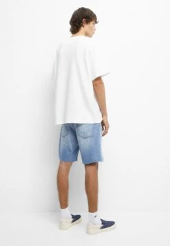 PULL & BEAR Ripped Bermuda Shorts Di JeansBlue Uomo Jeans PUC22F0D5-K11 -Pull & Bear 7fb79032cbf74985bdc086226c8319f1