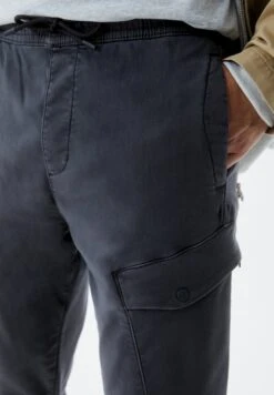 PULL & BEAR With PocketsPantaloni SportiviDark Grey Uomo Pantaloni PUC22E0EV-C12 -Pull & Bear 80685ae04169474491ef256aa9c1c2c6