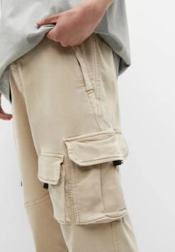 PULL & BEAR With Multiple PocketsPantaloni SportiviStone Uomo Pantaloni Sportivi E Joggers PUC22E0EU-C11 -Pull & Bear 80ed46a647614eca8e6610fc279c00e0