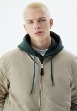 PULL & BEAR Basic PaddedGiubbotto BomberSand Uomo Giacche PUC22T0SR-B11 -Pull & Bear 82ffbeba5a3e469da37d18426bc2ce83