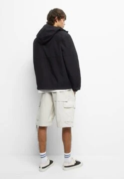 PULL & BEAR BlockImpermeabileBlack Uomo Giacche PUC22T0SI-Q11 -Pull & Bear 8401b8b44fe7484c80590d23a4b28f23