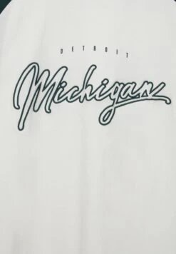 PULL & BEAR With Short Raglan Sleeves - T-Shirt Con Stampa - Green -Pull & Bear 8522fbc7b73e4dcdb50834105bfd5133