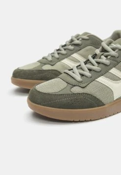 PULL & BEAR RETRO - Sneakers Basse - Khaki 12 PULL & BEAR RETRO - Sneakers Basse - Khaki -Pull & Bear 85709a01056744c99a80817f935a2513