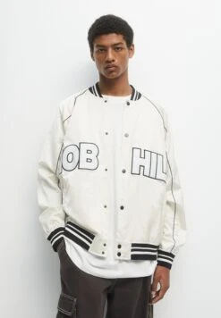 PULL & BEAR Varsity - Giubbotto Bomber - White -Pull & Bear 85a12b262de3497dbb67b88a05a98ffe