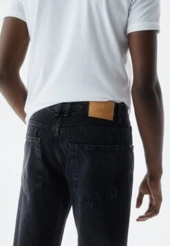 PULL & BEAR Wide LegJeans A SigarettaBlack Uomo Jeans PUC22G0PQ-Q11 11 PULL & BEAR Wide LegJeans A SigarettaBlack Uomo Jeans PUC22G0PQ-Q11 -Pull & Bear 85a323f850f54fdf82e210b3e301c27d