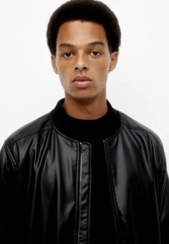 PULL & BEAR Basic Giacca In SimilpelleBlack Uomo Giacche PUC22T0SK-Q11 -Pull & Bear 85d6d9403a9f434ea130bcecf6a1db4b