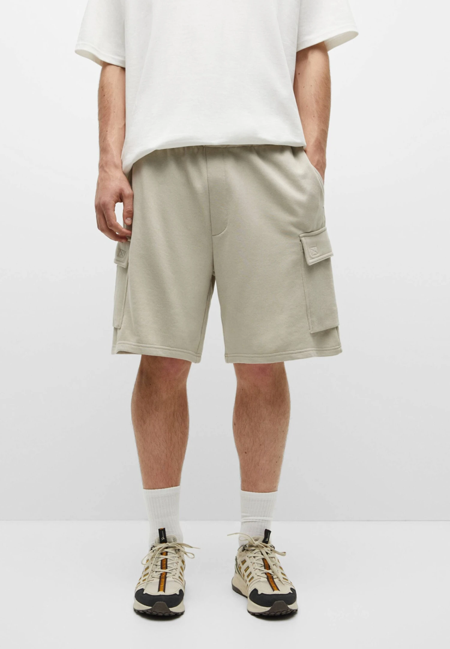 PULL & BEAR Bermuda Straight - Shorts - Sand 1 PULL & BEAR Bermuda Straight - Shorts - Sand