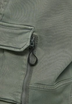 PULL & BEAR With Multiple PocketsPantaloni SportiviKhaki Uomo Pantaloni PUC22E0EU-N11 13 PULL & BEAR With Multiple PocketsPantaloni SportiviKhaki Uomo Pantaloni PUC22E0EU-N11 -Pull & Bear 8863751092c347e59f8121d43c19cc56